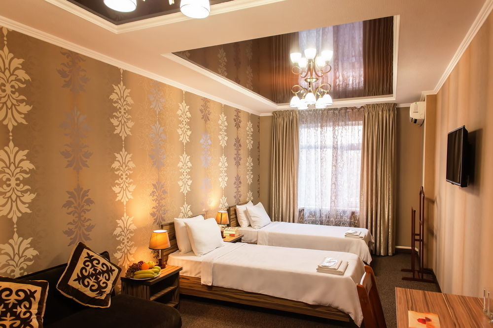 Hotel Kausar Bishkek Bagian luar foto