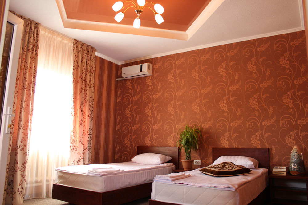 Hotel Kausar Bishkek Bagian luar foto