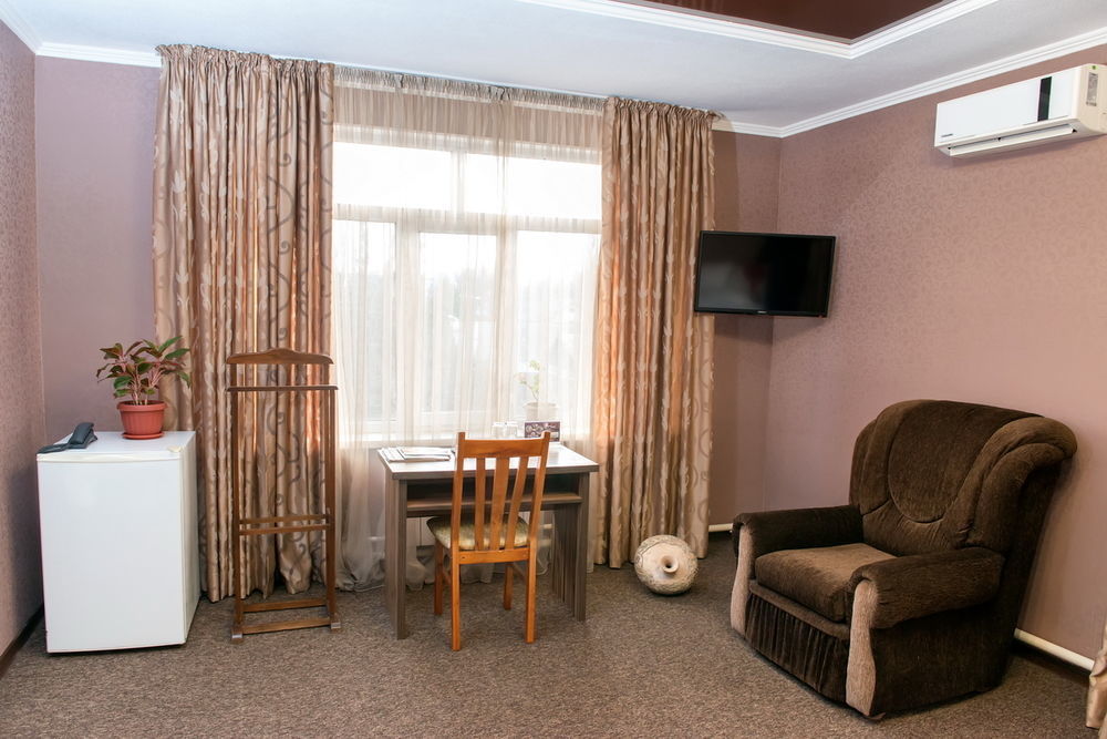 Hotel Kausar Bishkek Bagian luar foto